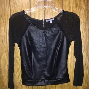 Black long sleeve crop top